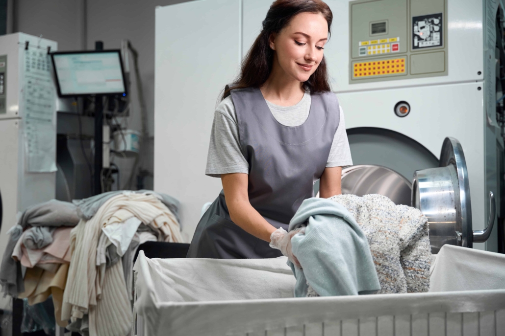 worker-of-laundry-shop-loading-industrial-washing-2026-03-19-23-14-26-utc (1)